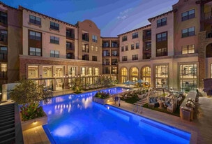 Manor Scottsdale in Scottsdale, AZ - Building Photo