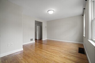 37 Regent Rd in Malden, MA - Building Photo - Building Photo