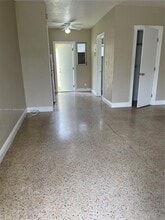 940 SW 4th Ave in Miami, FL - Building Photo - Building Photo