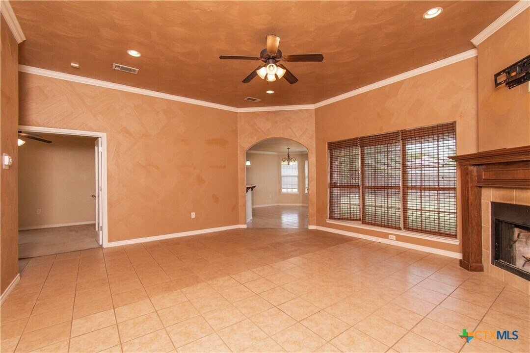 305 Hedy Dr in Killeen, TX - Building Photo