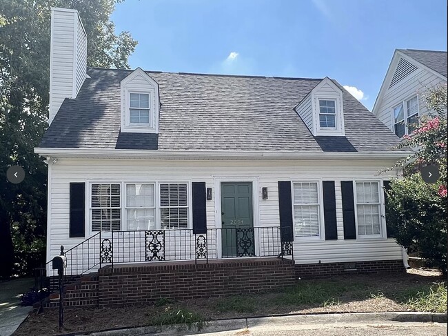 property at 2004 Townvue Ct