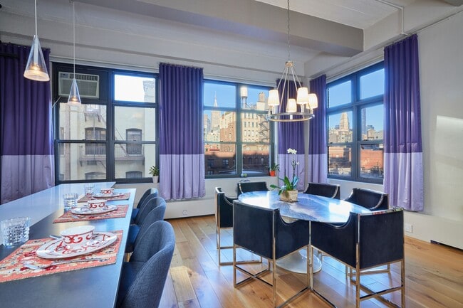 161 W 15th St in New York, NY - Building Photo - Building Photo