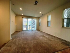 168 Llano de los Robles Ave in San Jose, CA - Building Photo - Building Photo