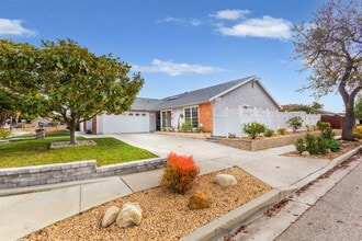 8504 Eureka St in Ventura, CA - Foto de edificio - Building Photo
