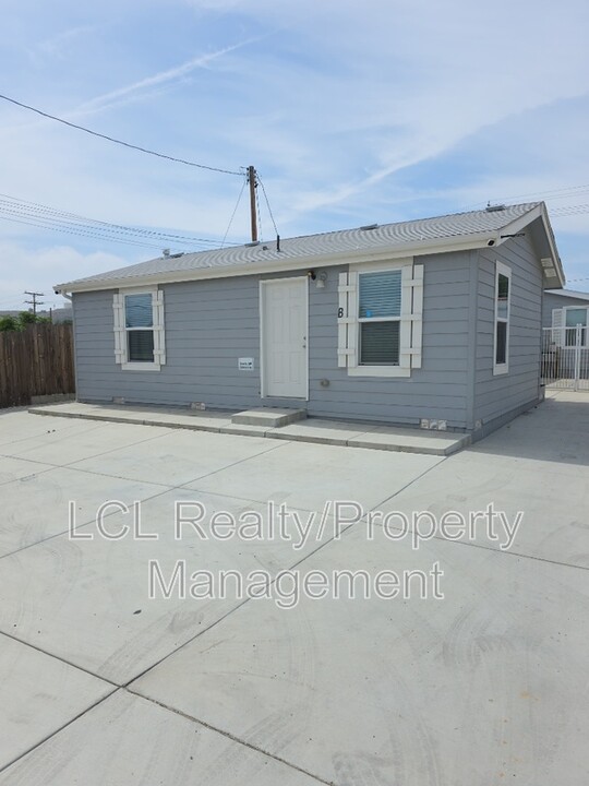407 W Sumner Ave in Lake Elsinore, CA - Building Photo