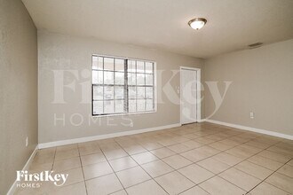 1000 NE 211th Terrace in Miami, FL - Building Photo - Building Photo