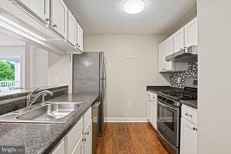 21013 Timber Ridge Terrace in Ashburn, VA - Building Photo - Building Photo