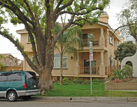 735 E Angeleno Ave in Burbank, CA - Building Photo - Building Photo