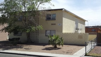 2920 Poplar Ave in Las Vegas, NV - Building Photo