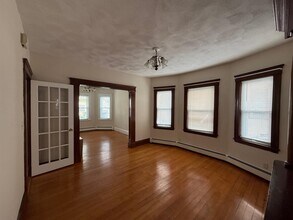 94 Raymond Ave, Unit 1 in Somerville, MA - Building Photo - Building Photo