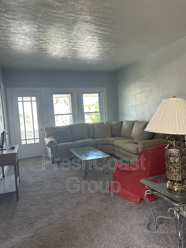 8006 Maryland Ave in Cleveland, OH - Building Photo - Building Photo