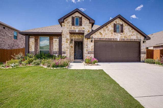 2011 Brenham Dr in Forney, TX - Building Photo