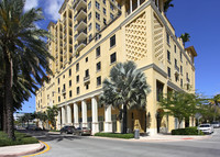 The Ponce de Leon in Coral Gables, FL - Foto de edificio - Building Photo