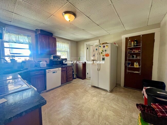 14 Dow St, Unit 2 in Somerville, MA - Building Photo - Building Photo