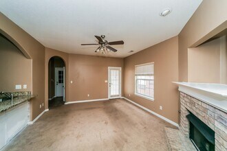 10085 Woodland Hills Dr in Cordova, TN - Building Photo - Building Photo