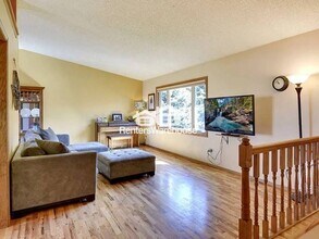 9315 Washburn Ave N in Minneapolis, MN - Building Photo - Building Photo