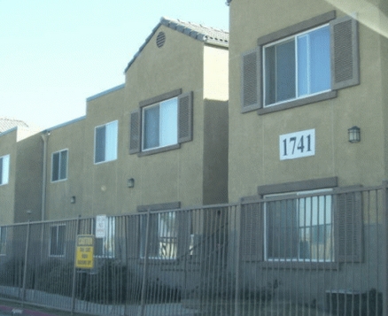 The Camellias in Bakersfield, CA - Foto de edificio - Building Photo