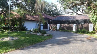 3911 SW 56th Ct in Fort Lauderdale, FL - Building Photo