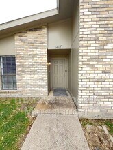 5217 Aberdean Trail in Grand Prairie, TX - Building Photo - Building Photo