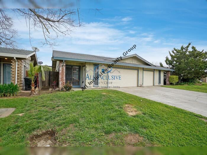 9125 Nasreen Dr in Sacramento, CA - Building Photo