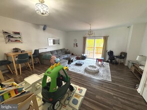 1030 Travis Ln in Gaithersburg, MD - Building Photo - Building Photo