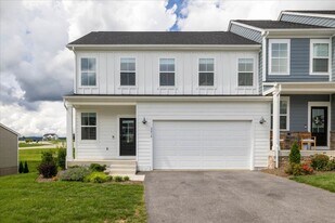 2016 Coneflower Ln in Blacksburg, VA - Building Photo