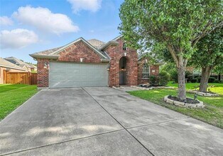 2804 Barco in Grand Prairie, TX - Building Photo - Building Photo