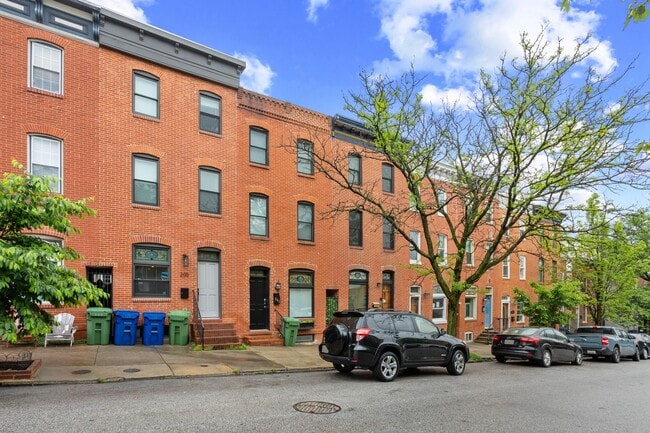 property at 207 S Chester St