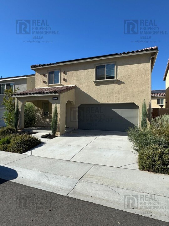 24022 Raptor Wy in Lake Elsinore, CA - Building Photo
