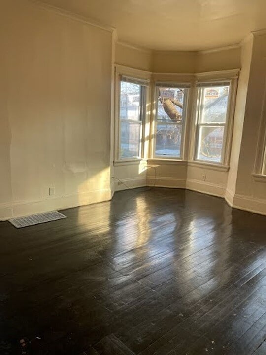 2322 W Juneau Ave in Milwaukee, WI - Building Photo