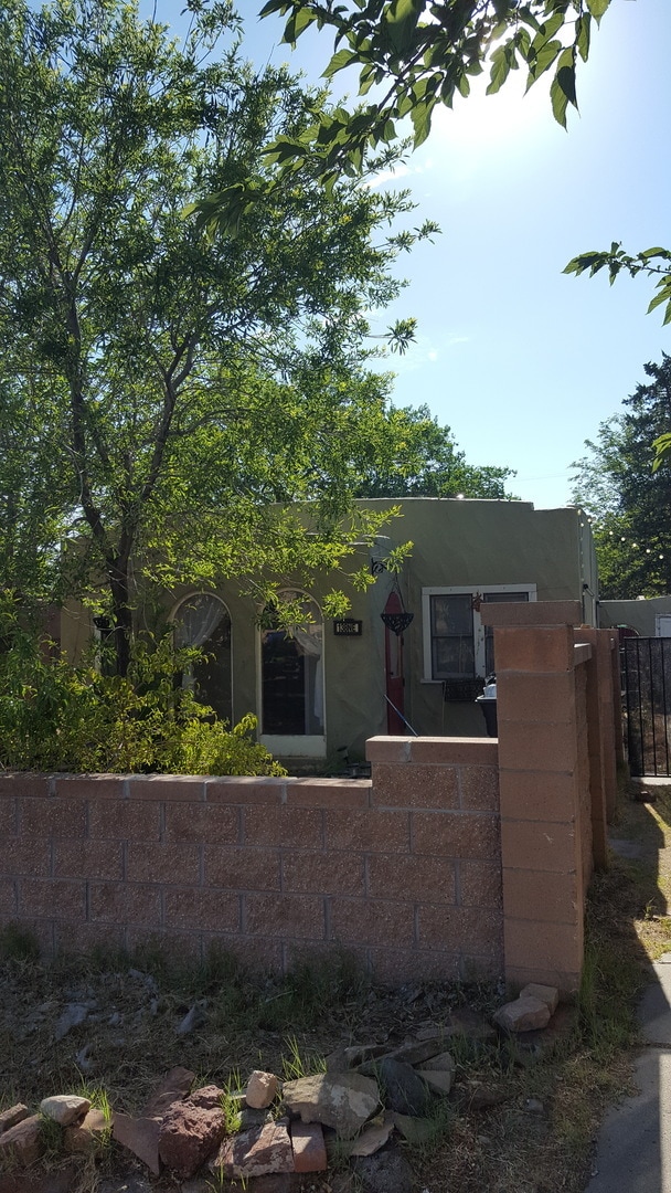 property at 138 Girard Blvd NE