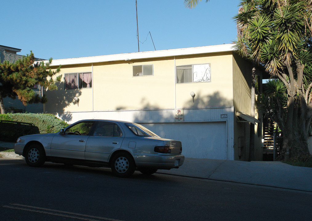 727 N Benton Way in Los Angeles, CA - Foto de edificio