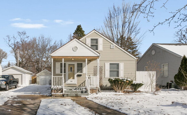 property at 724 Northwood Dr