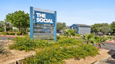 The Social SMTX® in San Marcos, TX - Foto de edificio - Building Photo