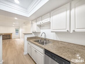 14942 Avenida Venusto in San Diego, CA - Building Photo - Building Photo