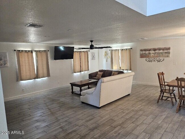 2321 N 30th St in Phoenix, AZ - Building Photo - Building Photo