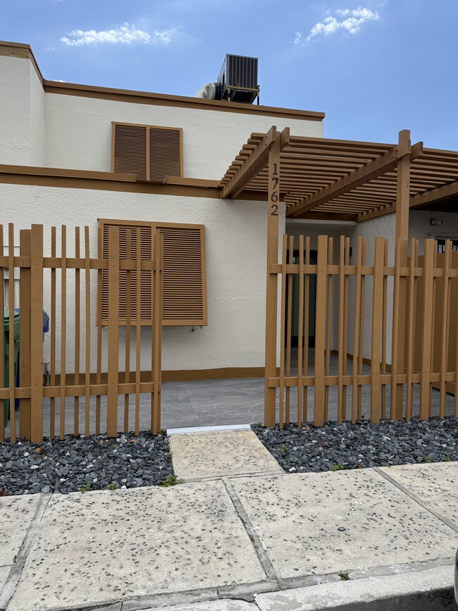 1762 SW 131st Place Cir S in Miami, FL - Building Photo - Building Photo