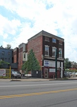 526 E 8th Ave in Munhall, PA - Building Photo - Building Photo
