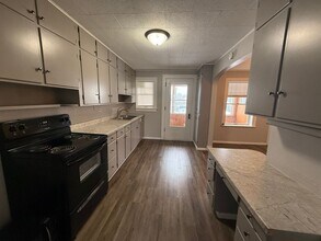 119-121 W Kemp Ave in Watertown, SD - Building Photo - Building Photo