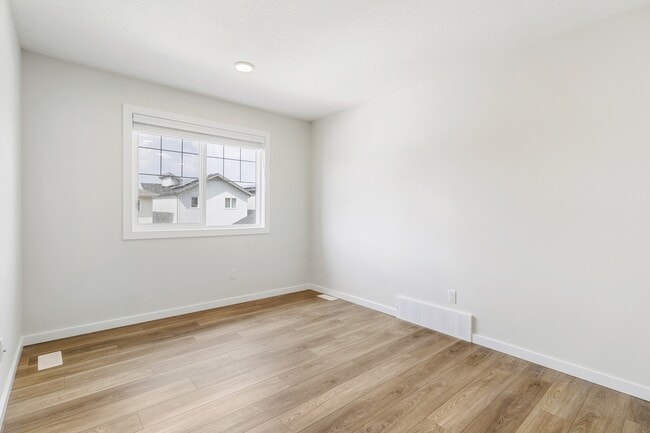 20748-20724 24 Ave NW in Edmonton, AB - Building Photo - Building Photo