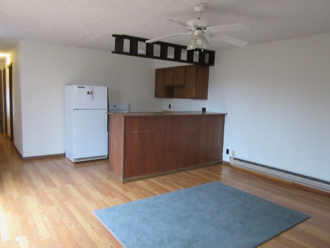 8 Circle Dr in Huntington, WV - Building Photo - Building Photo