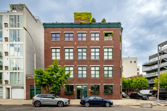 587 Washington Ave in Brooklyn, NY - Building Photo - Building Photo