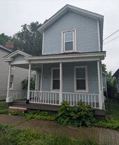 613 Green St, Unit 125 in Peoria, IL - Building Photo