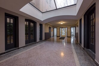 1320 E Hyde Park Blvd in Chicago, IL - Foto de edificio - Building Photo