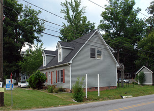 Bent Oaks in Hendersonville, NC - Building Photo - Building Photo