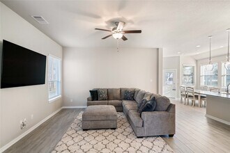 389 Andes Dr in Montgomery, TX - Building Photo - Building Photo