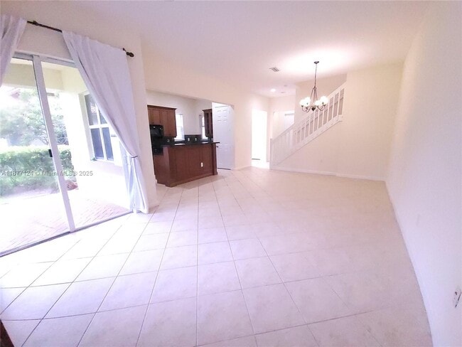 6033 NW 118th Dr in Coral Springs, FL - Foto de edificio - Building Photo
