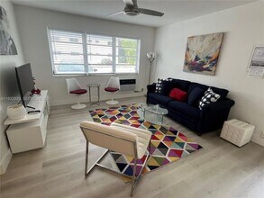 508 Antioch Ave, Unit 1 in Fort Lauderdale, FL - Foto de edificio - Building Photo