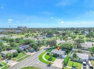 212 NW 11th Ave in Boynton Beach, FL - Building Photo - Building Photo
