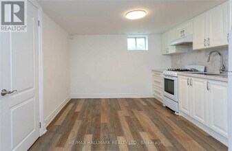 56 Courton Dr in Toronto, ON - Building Photo - Building Photo